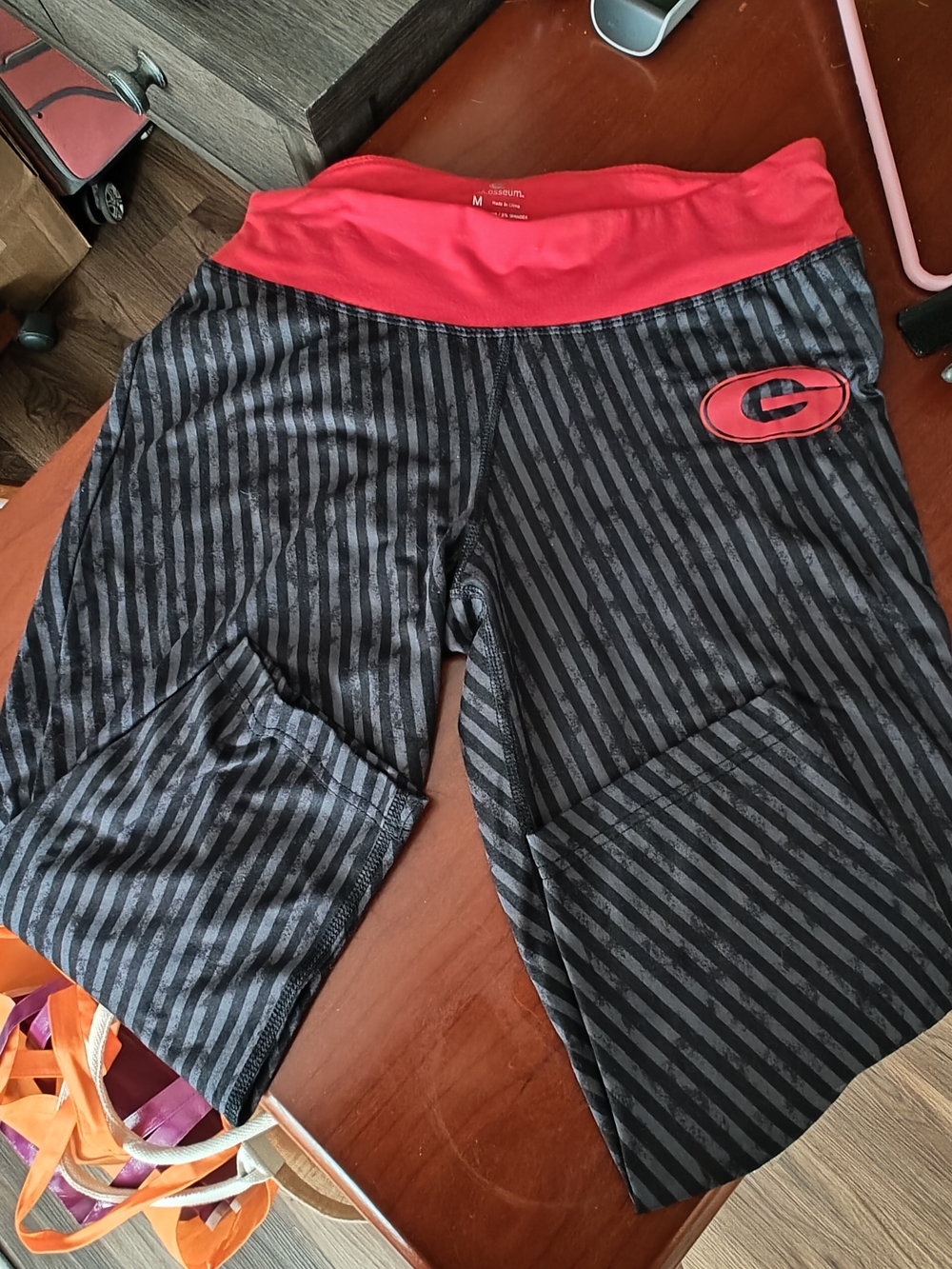 Colosseum Black & Red Striped Women's UGA Capri Leggings
